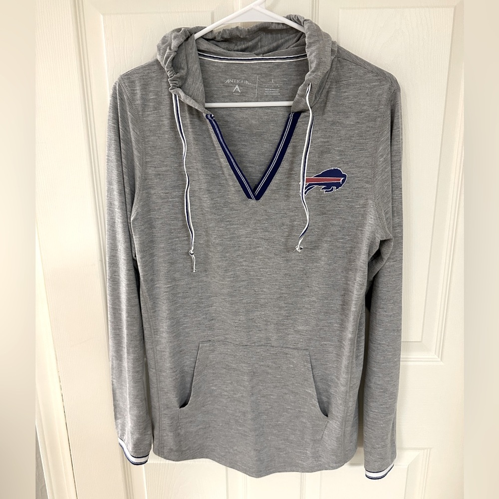 Womens Antiqua Buffalo Bills Hooded pullover.
